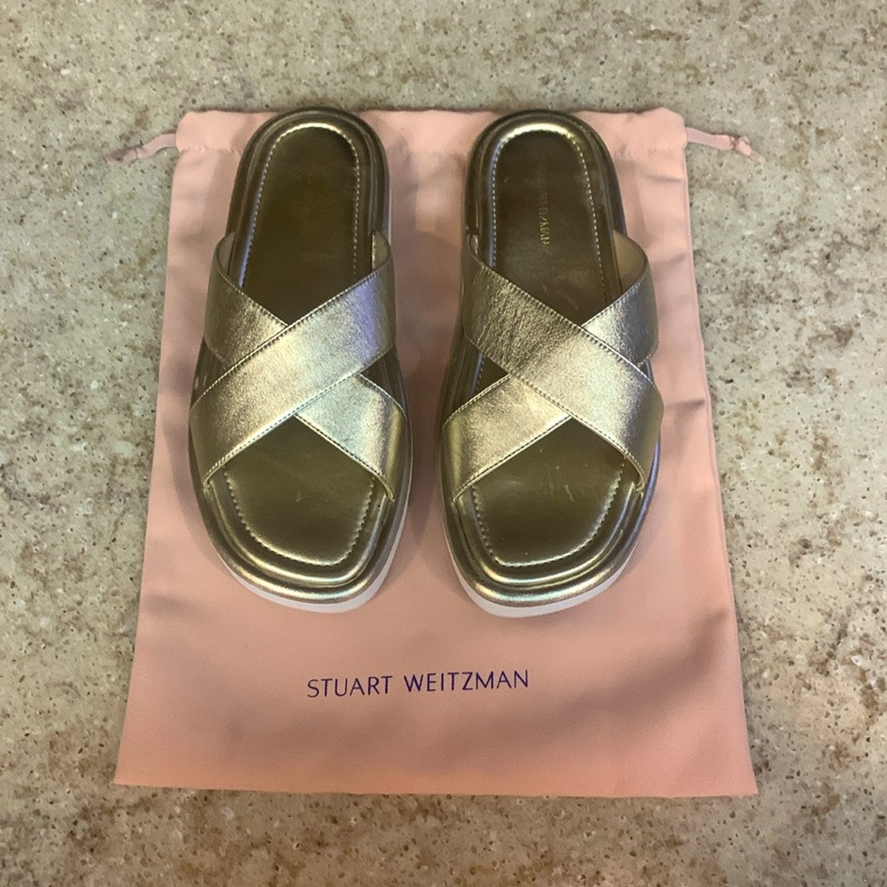 NWOT Stuart Weitzman Elodie Cross Leather Gold Sandals Size 37 (6.5)